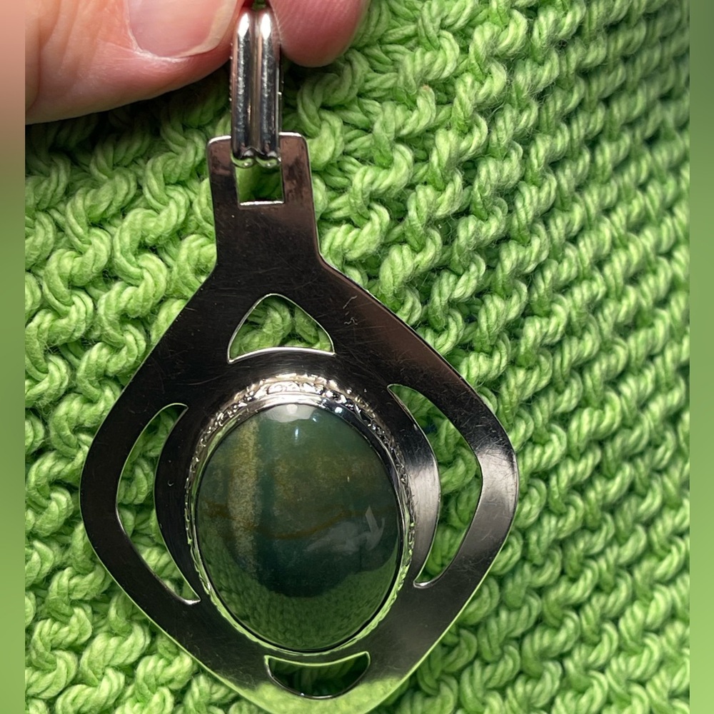 Silver Pendant with Cat Eye stone
